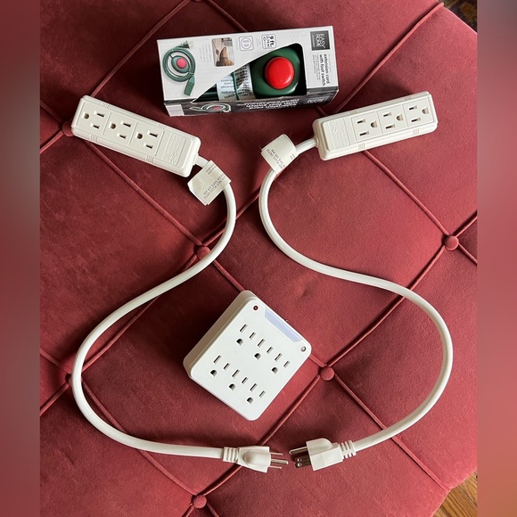 Power Strip & Extension Cord Bundle β 4 Pieces | Surge Protector | Foot Switch - Picture 8 of 8